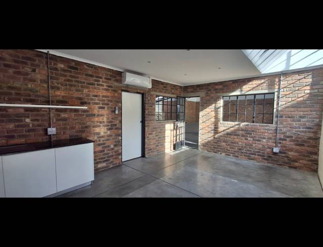 353M² BUILDING TO LET IN BENONI SOUTH